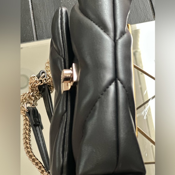 Zara Petite Quilted Handbag in Black with Gold Chain, New without tags - Picture 6 of 7